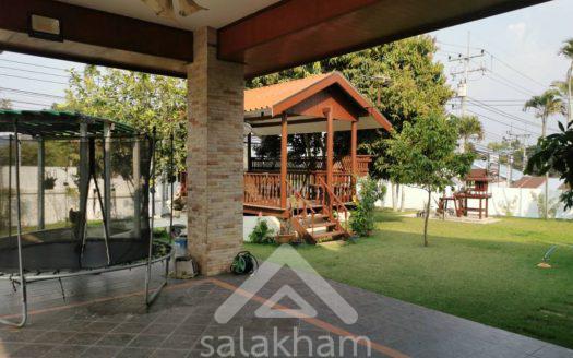 Pool villa in Bang Saray Beach