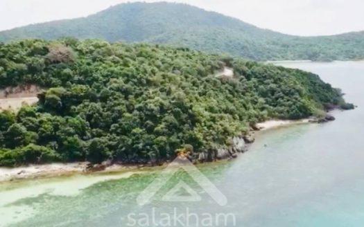 Beach front for sale in Koh Tan.