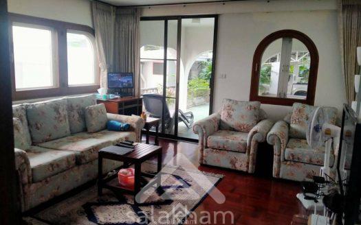 Land with Building for Sale in Sukhumvit Area