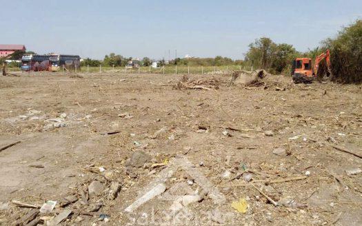 Land for Sale – Prime Location on Soi Bangpla 65, Thepharak Main Road!