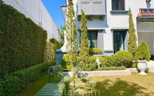 Luxury French-Style Corner House for Sale – Nantawan Rama 9–Krungthep Kreetha
