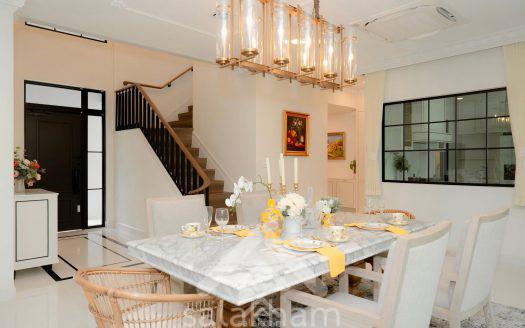 Luxury Corner Plot House For Sale