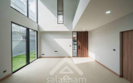 Luxury Modern Home with Private Elevator – Ready to Move In